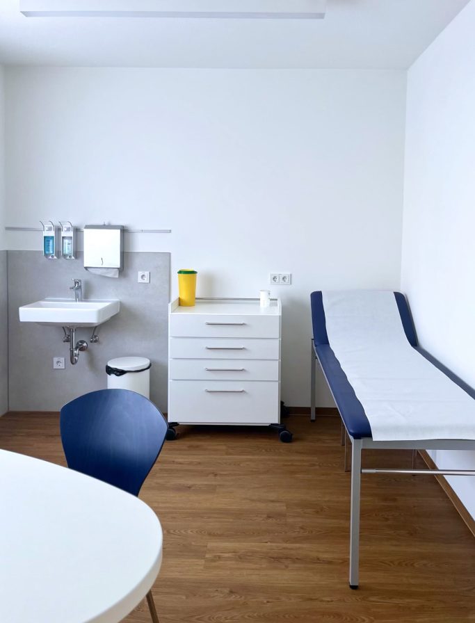 Sprechzimmer Behandlungszimmer